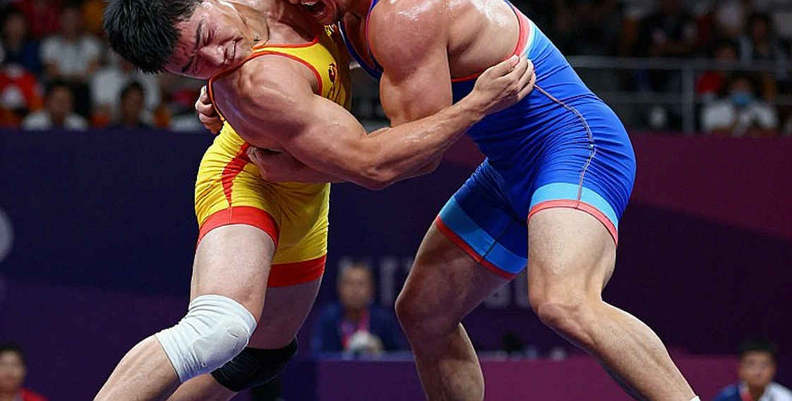 कुश्ती का बहीखाता: आठ ओलंपिक पदक, शून्य सोना और 2026 ट्रायल की तराज़ू